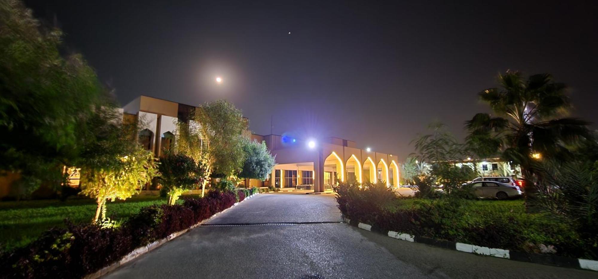 Basrah International Airport Hotel Екстериор снимка