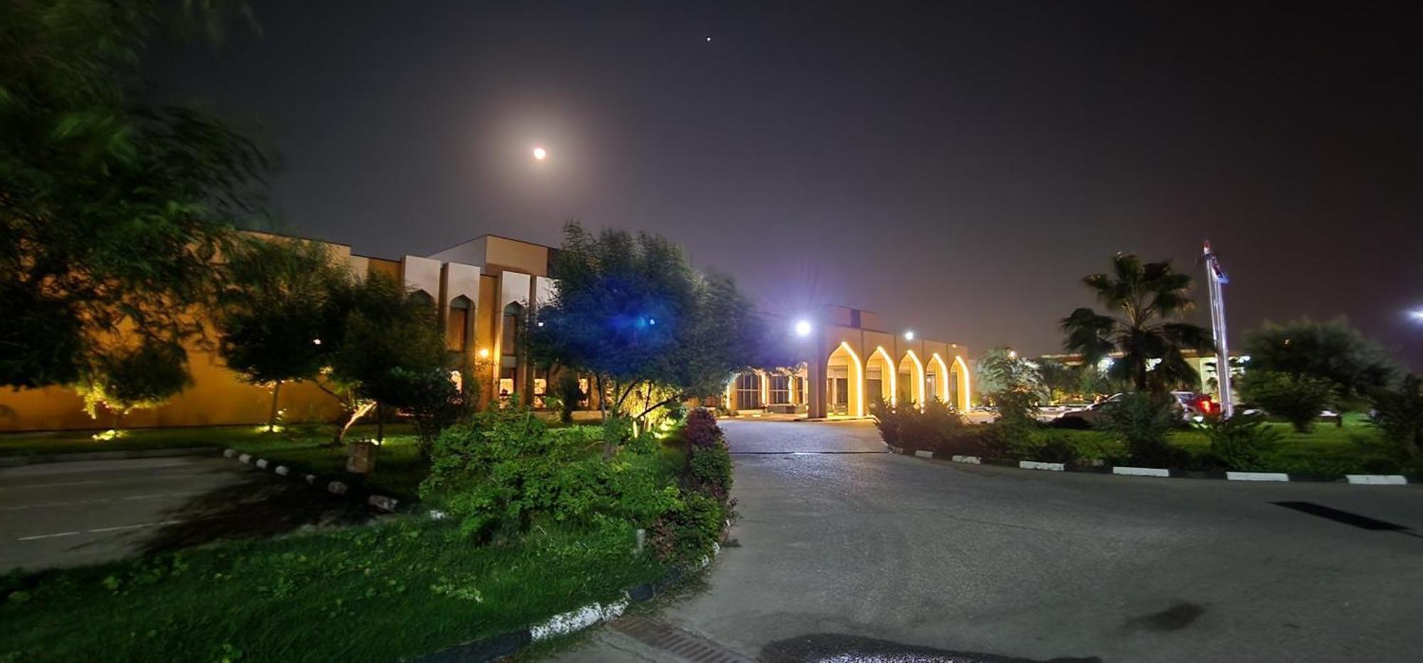Basrah International Airport Hotel Екстериор снимка